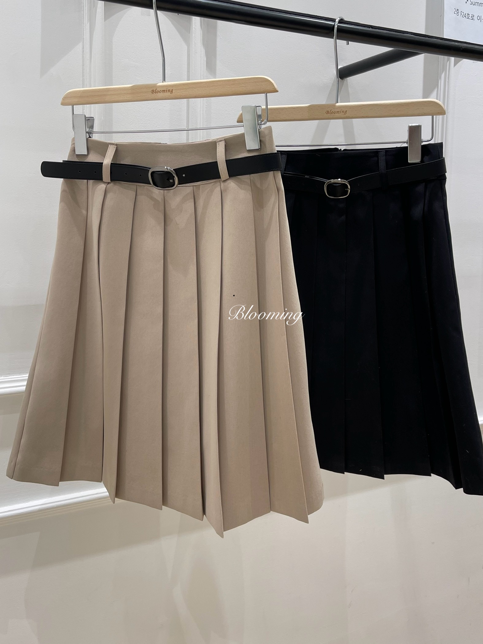 인잇주름스커트